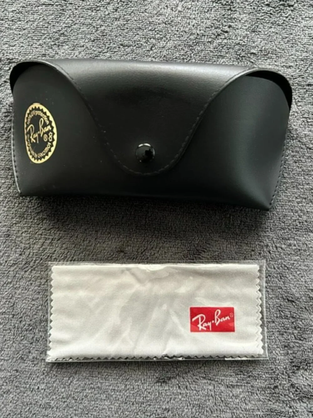 Ray-Ban Black Soft Leather Sunglasses Case with Cleaning Cloth